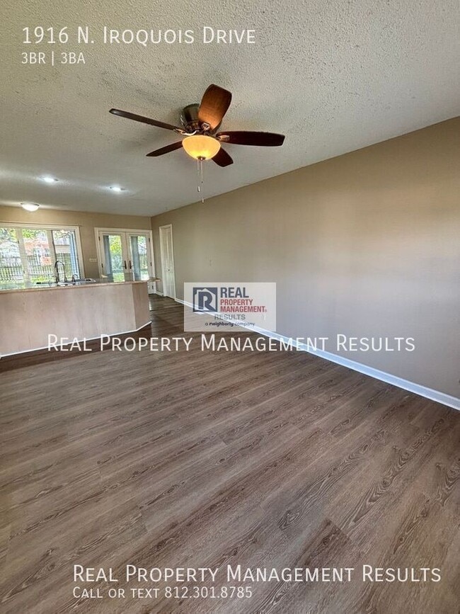 Photo - 1916 N Iroquois Dr