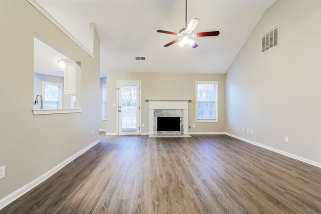 Photo - 615 Waltman Point Pl