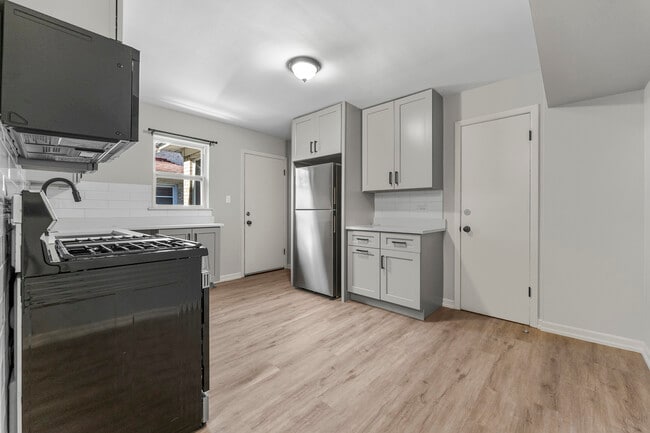 Photo - 740 E North Broadway St Unit B