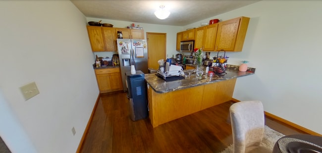 Building Photo - 3D Tour Available - Beautiful Town Home on East-Side with Lake View! Washer & Dryer included! Ava...