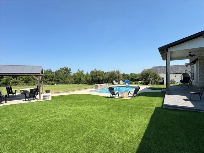 Photo - 197 Blackthorn Dr