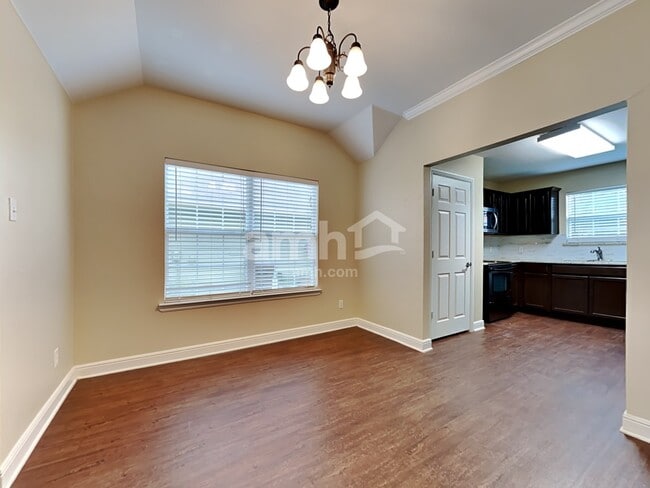 Photo - 2301 Arrowhead Dr