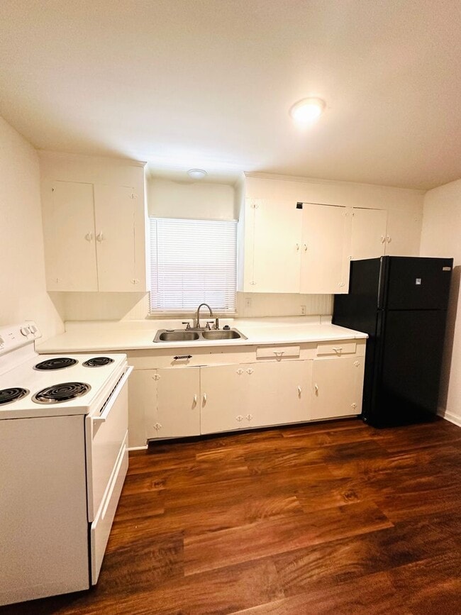 Photo - 1801 N Troup St