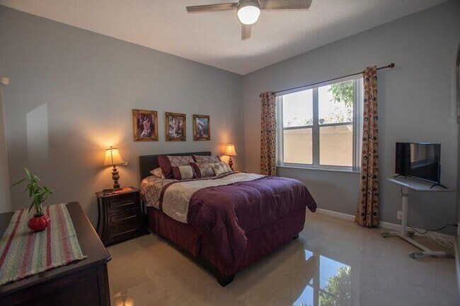 Photo - 608 Lake Wellington Dr