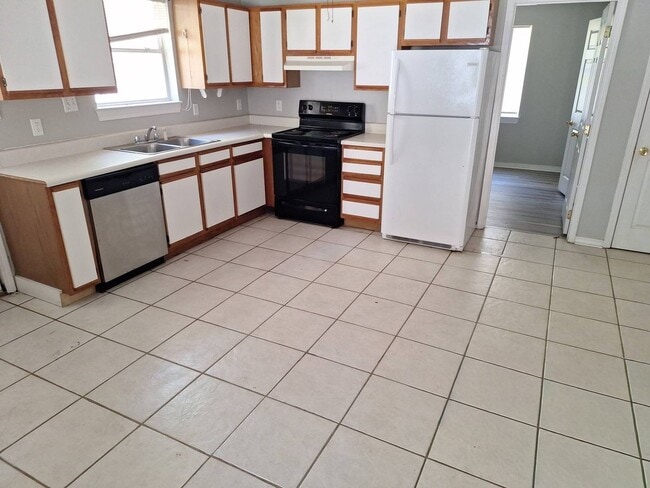 Photo - 8100-8104 Exchange St Apartamento Unidad 8104