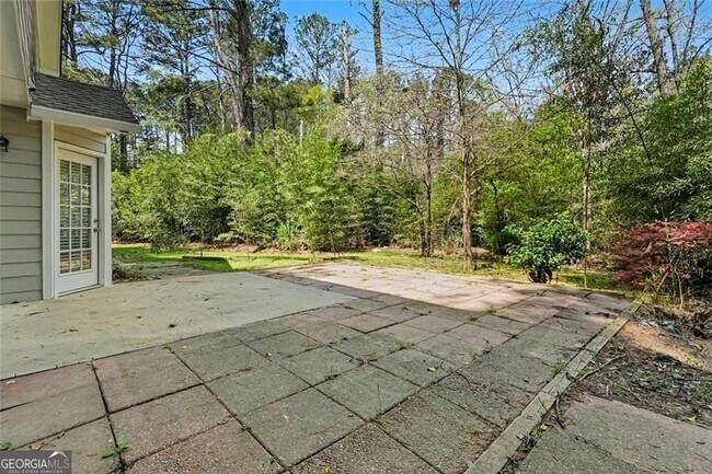 175 Woodsong Dr