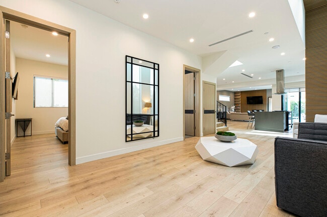 Photo - 617 Hazel St