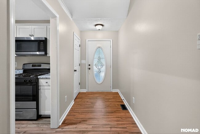 Photo - 198 Lakeview Dr