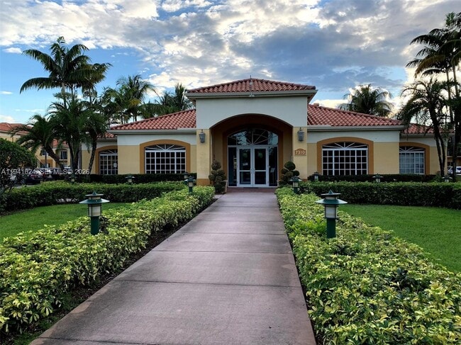 Building Photo - 7280 NW 114th Ave Unit 304-8