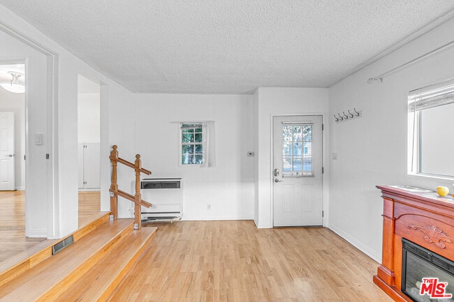 Photo - 1352 Ocean Park Blvd Unit E