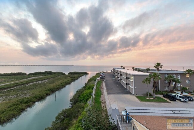 Photo - 111 W Sunny Isle Dr Unit 401