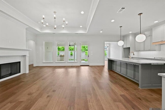 8718 Brentwood Dr