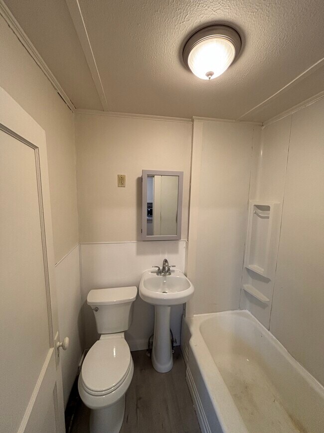 Photo - 602 Maine Ave Unit #4 2f