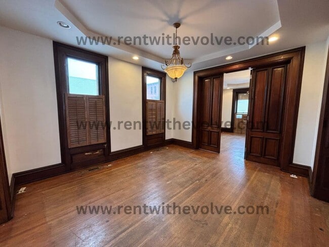 Photo - 120 E Franklin St