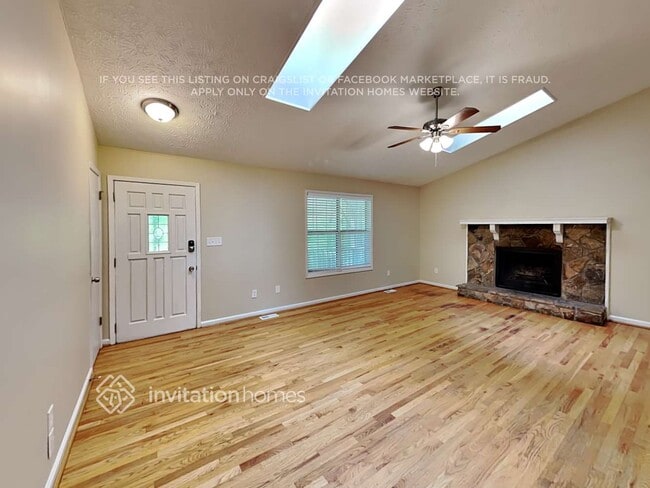 Photo - 264 Park Ave E