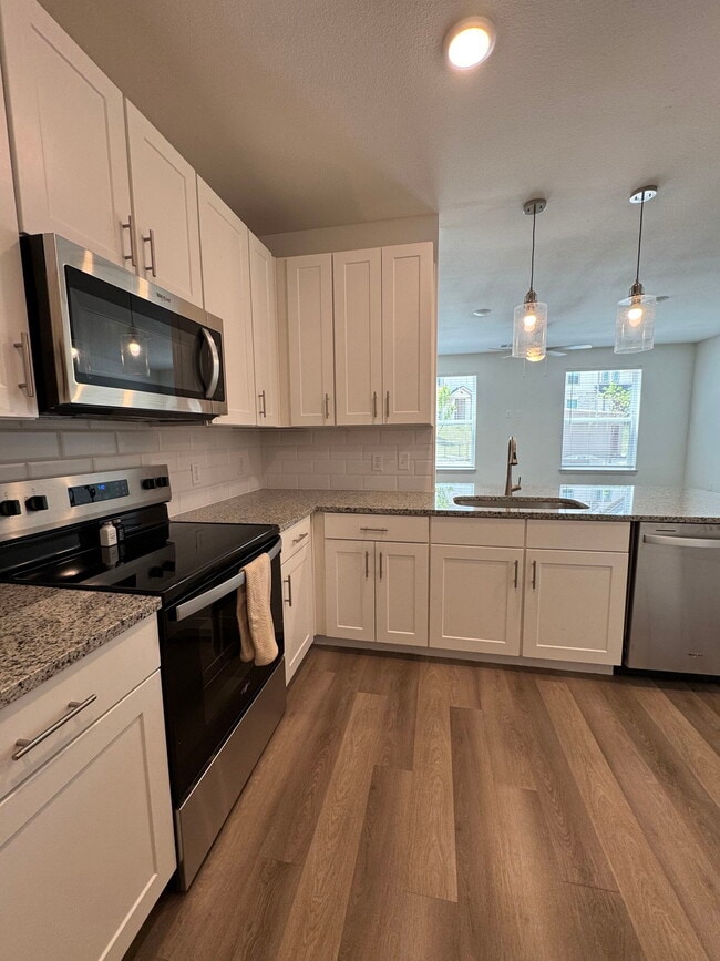 Building Photo - 1300 Southeast Pkwy Unit 817 Rental