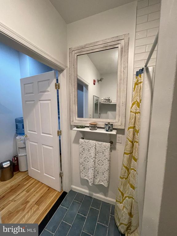 Photo - 217 W Girard Ave