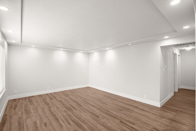 Photo - Lovely 3 Bedroom 1.5 bath Milwaukie Charmer.