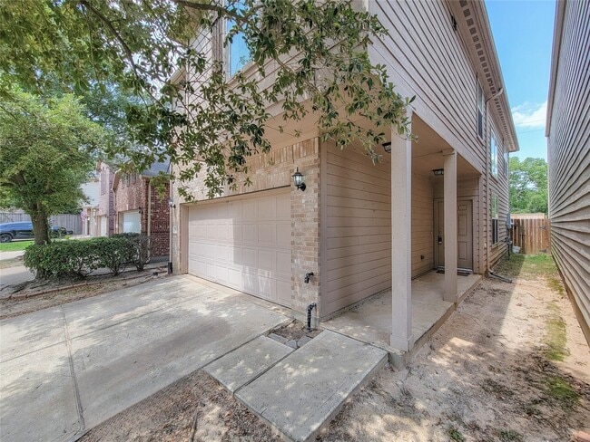 Photo - 17146 Amarose Dr
