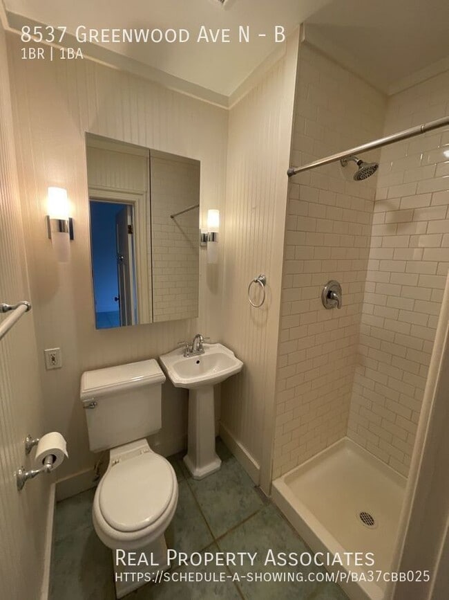 Photo - 8537 Greenwood Ave N