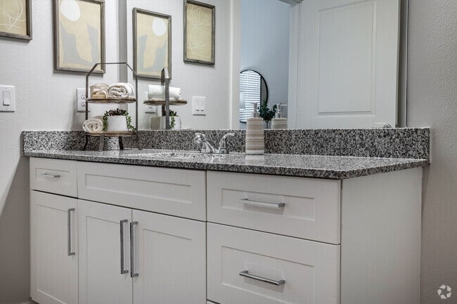 2BR, 2BA - 1056 SF (B1)