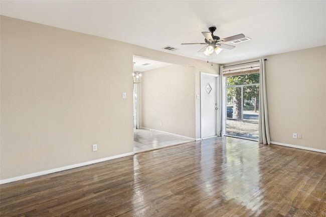 1405 Broadmoor Dr