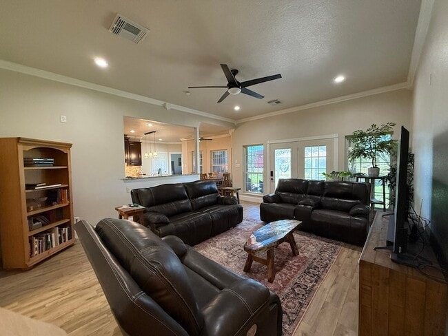 Photo - 5828 Avenue P