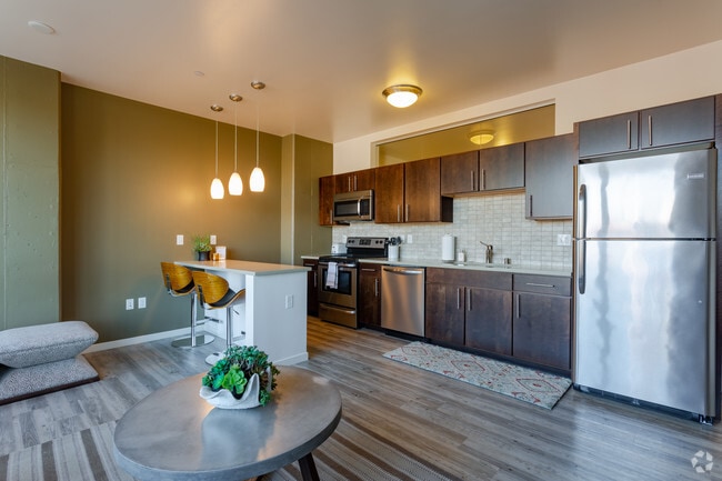 1BR, 1BA - F - Ovation 309