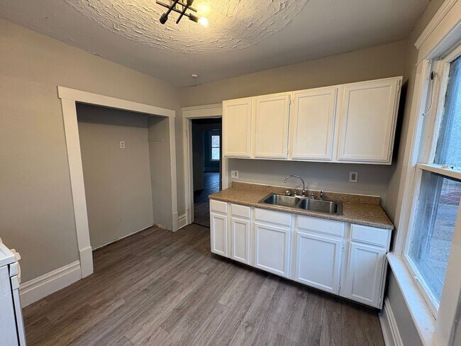 Photo - 96 Hall St Unit 2