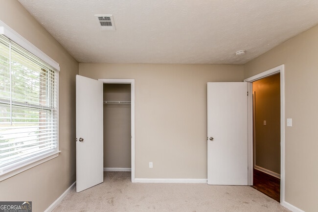 Photo - 3940 Scott Dr