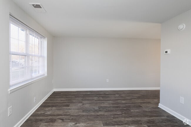 3BR, 1.5BA - 1,100SF - Living Room