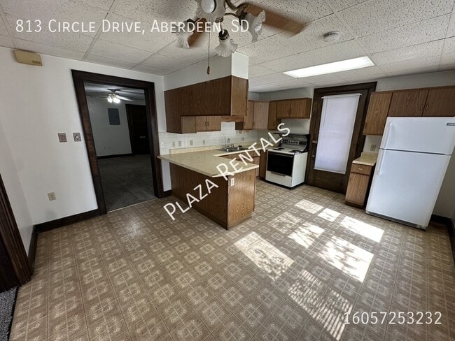 Building Photo - 19 7th Ave SE Unit 102