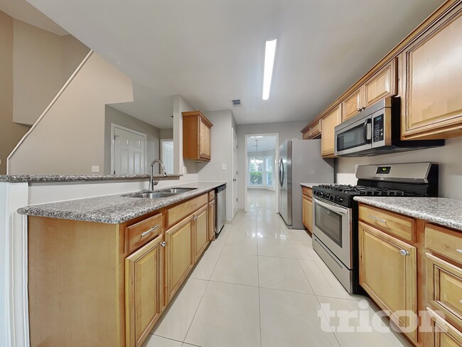 Photo - 2098 Clearvista Dr NW