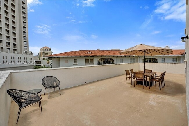 2030 Douglas Rd Unit 401