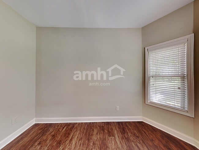 Photo - 250 Randy Rd SW