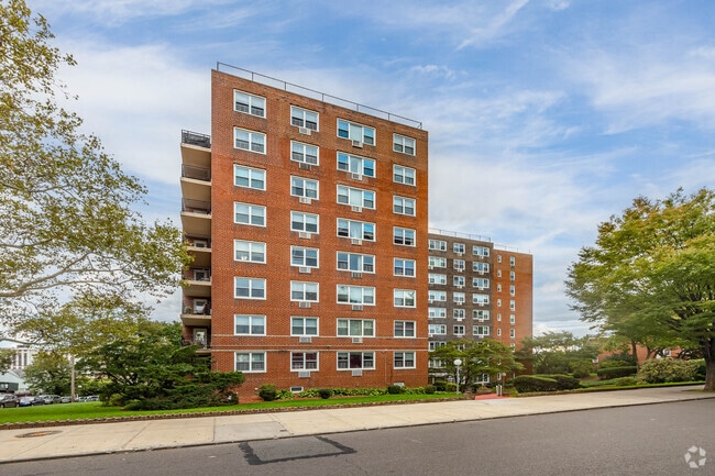 Photo - The Highlander Hall