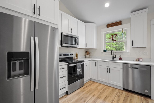 Photo - 71 Lafavre Ln