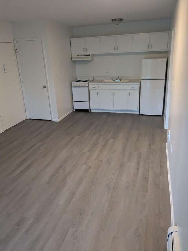 Photo - 620 Pedretti Ave