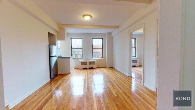 Photo - 301 E 38th St Apartment Unit 6B