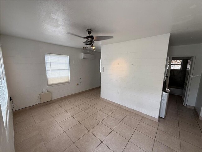 Photo - 1715 1/2 Martin Luther King Jr Blvd