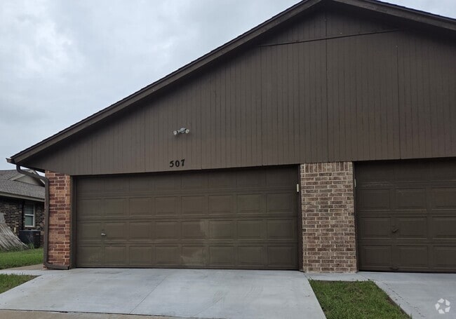 Building Photo - 507 Peppertree Ln Rental