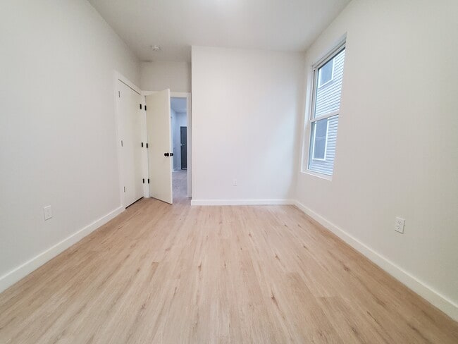 177 Van Nostrand Ave 1R - 174 Van Nostrand Ave Unit 1R