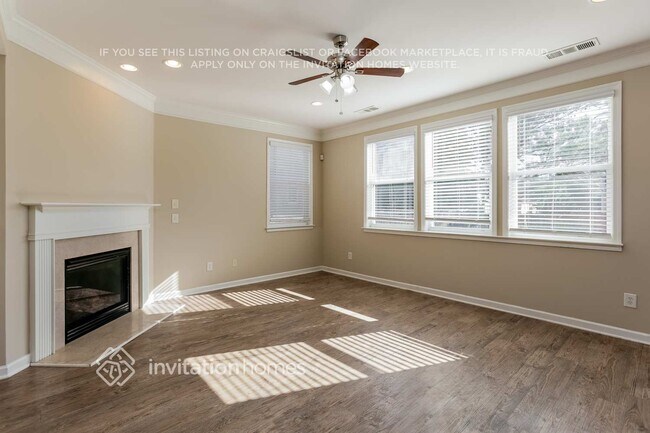 Photo - 335 Yellow Iris Rd SE