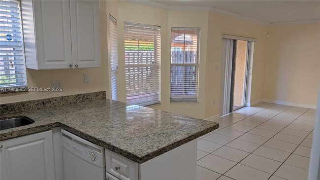 Photo - 202 W Forest Oak Cir