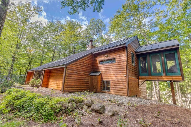 20 River View Dr