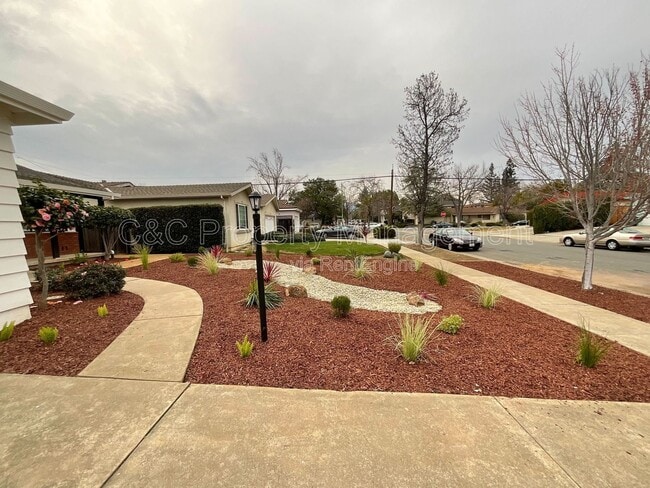 Photo - 7132 Bark Ln