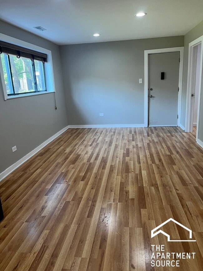 Photo - 1037 W Polk St Unit 1R