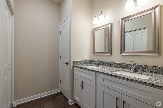 1BR, 1BA - 687 SF