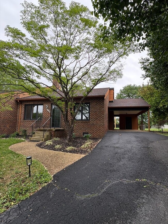 Building Photo - Spacious 2BR Home Near JMU –