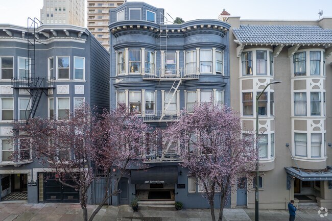 1225 Taylor